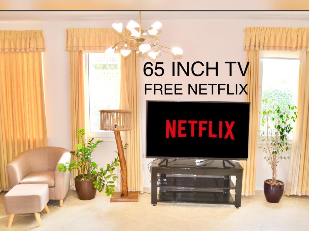 Giorgos Large Size Apartments -Family Friendly With Free Parking And Yard Views Ираклио Екстериор снимка
